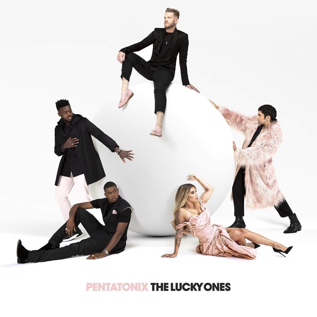 スコット・ホアイングさんのインスタグラム写真 - (スコット・ホアイングInstagram)「YAAAALL! So here’s the album art for our new original album “The Lucky Ones” which comes out FEBRUARY 12th! WE ARE SO EXCITED to finally share these songs with y’all! Click the link in my bio to pre-order the album! (Also, we released a song from it today (Be My Eyes) and the vid is live on youtube!) Love y’all! ❤️ #PTXBeMyEyes」10月15日 4時44分 - scotthoying
