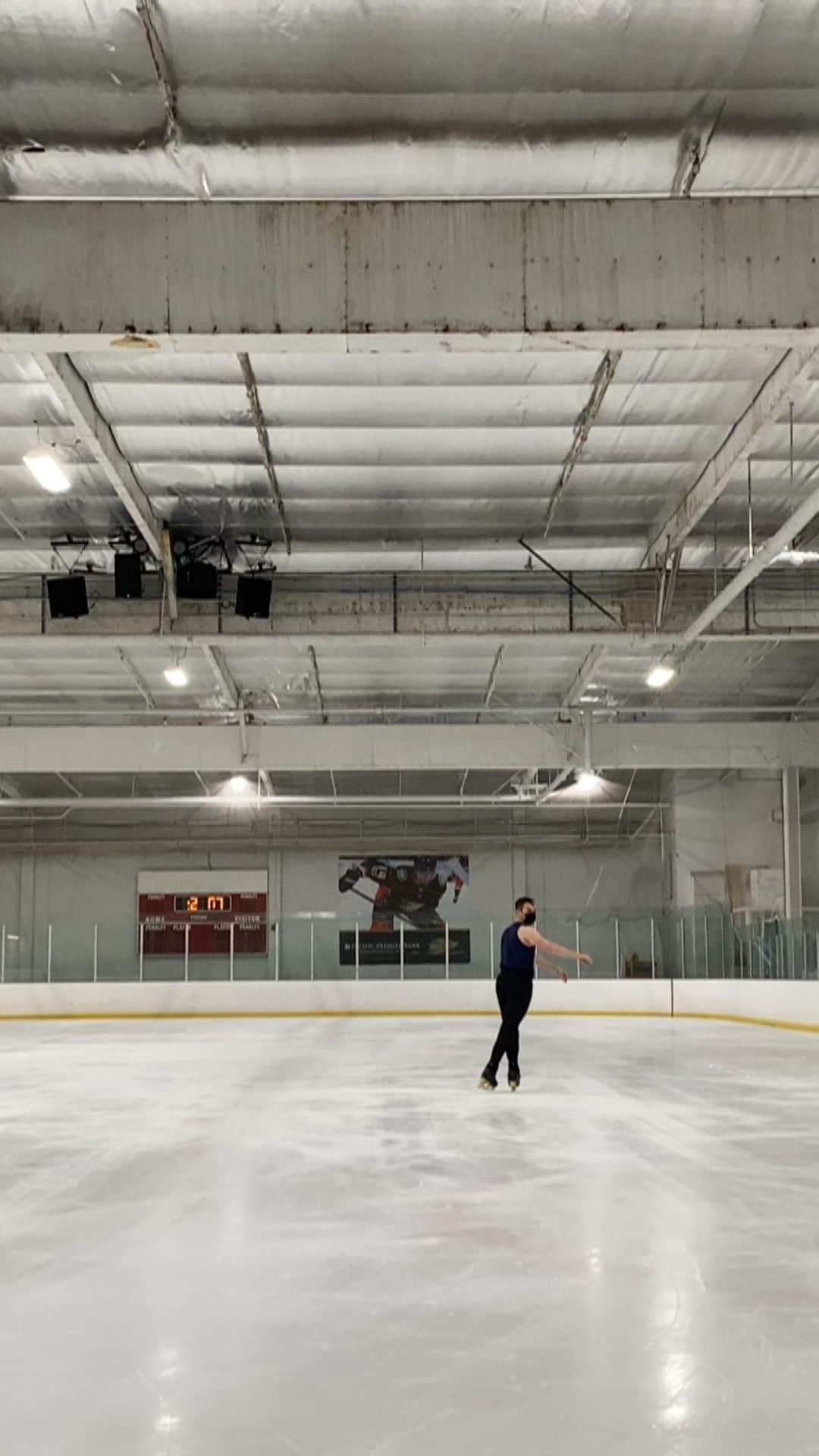 アダム・リッポンのインスタグラム：「Rippon Lutz all the way to the polls. Make a voting plan! LETS GO. #skatetothepolls #bidenharris2020」