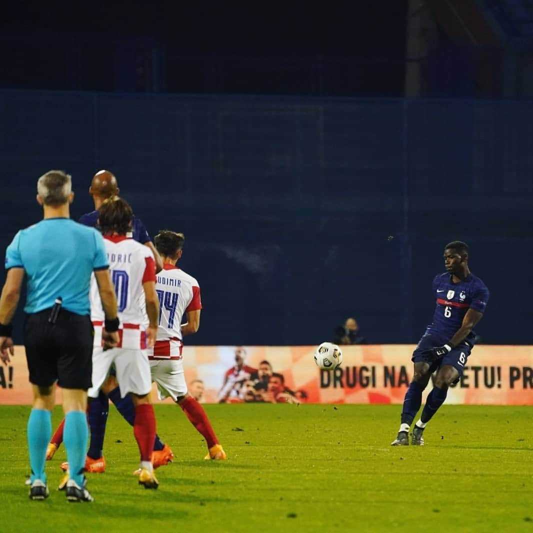 サッカー フランス代表チームさんのインスタグラム写真 - (サッカー フランス代表チームInstagram)「@paulpogba x @lucasdigne x @k.mbappe = ⚽ #FiersdetreBleus #CROFRA」10月15日 5時37分 - equipedefrance