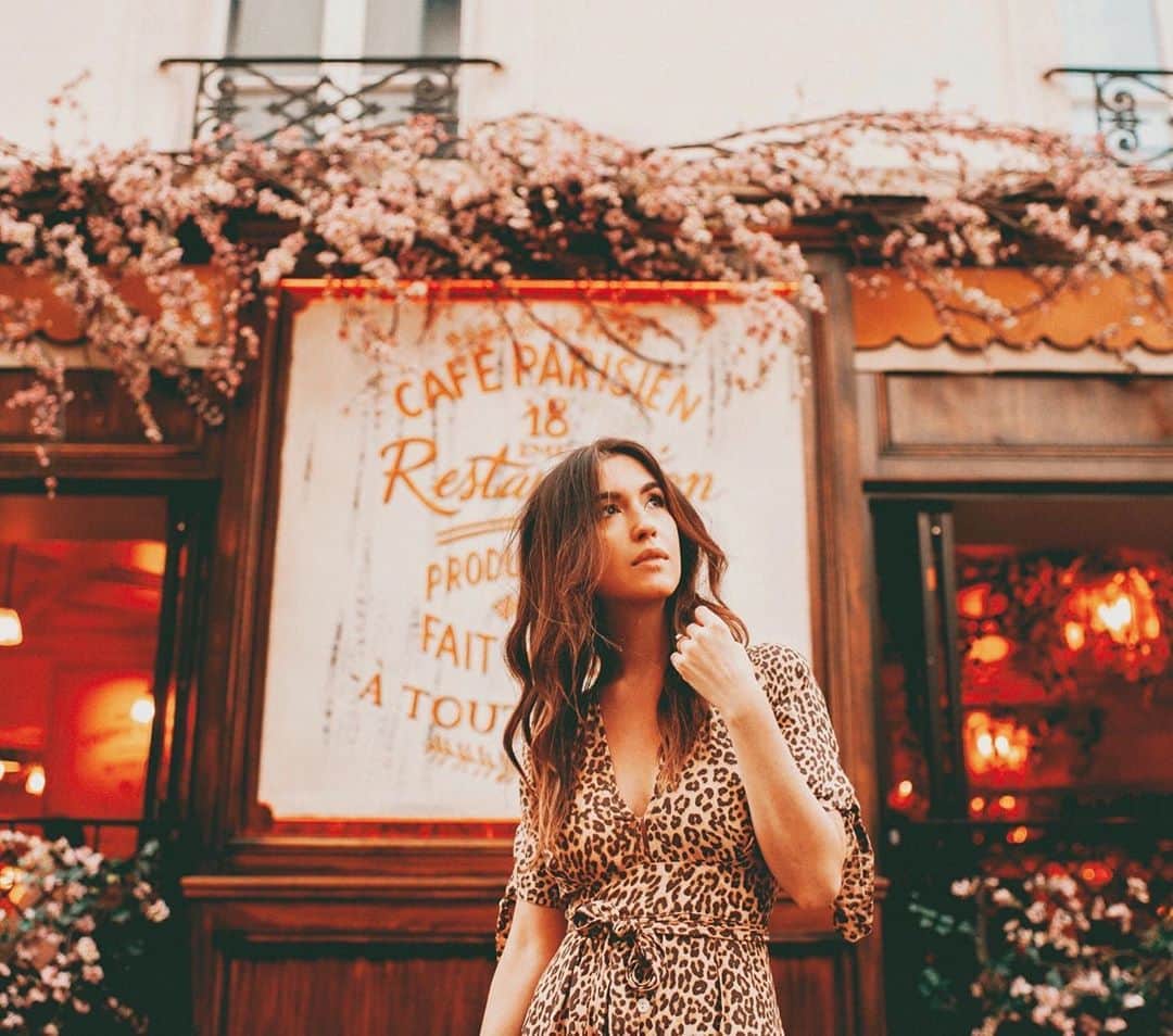 ケイト・ボイージェルのインスタグラム：「missing travel, missing Paris 🇫🇷 Speaking of Paris...have you guys seen @emilyinparis ?? What are your thoughts? A LOT of people asked me what I think of it on last week’s French Friday so I’ll be sharing my take at the end of this week on my stories! Love or hate the show I think we can all agree that the city itself is magic! ✨ .  📸 by @19rivoli」