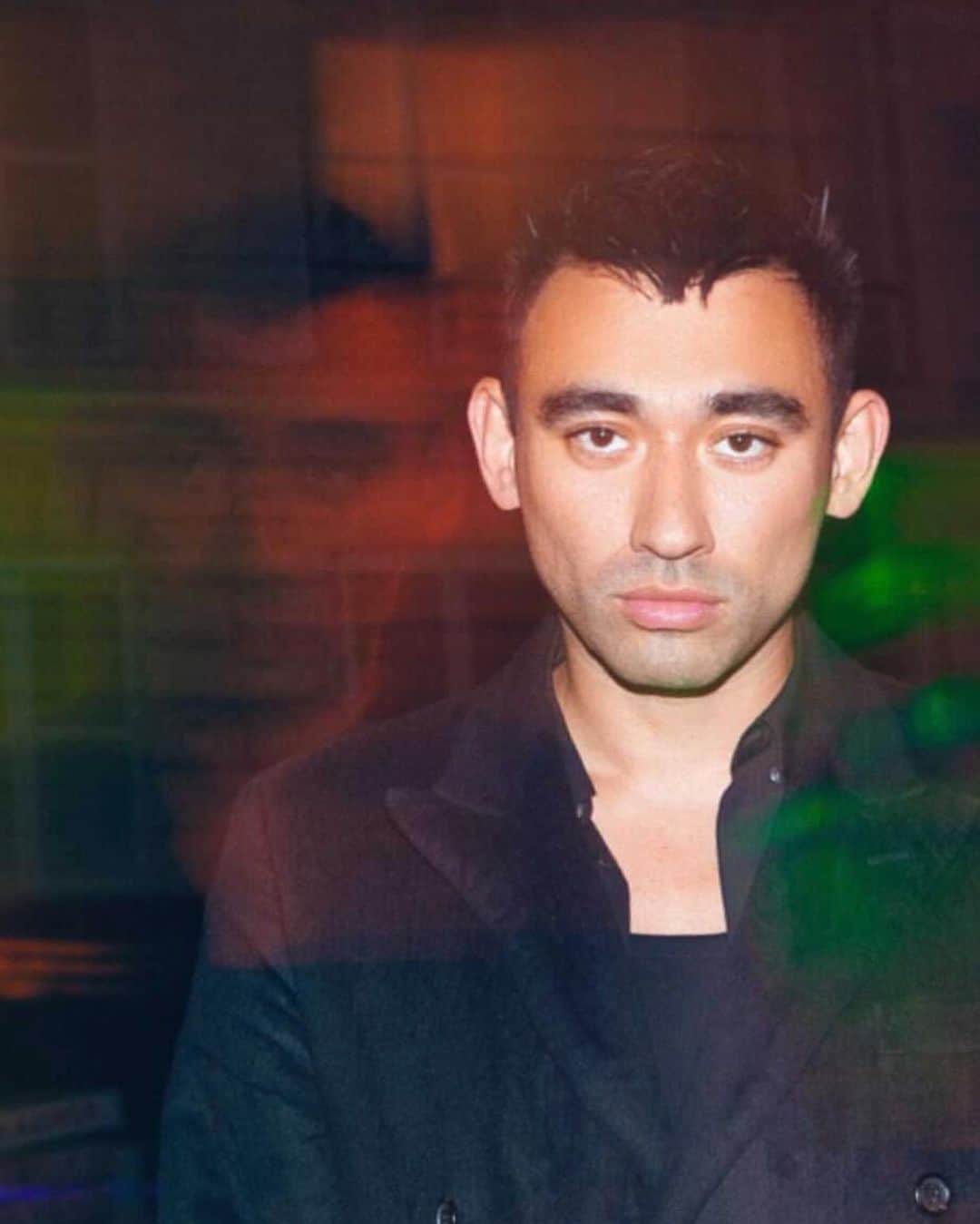 ニコラ・フォルミケッティのインスタグラム：「👿 in Paris long time ago // 📷 @dirkalexanderphotography」