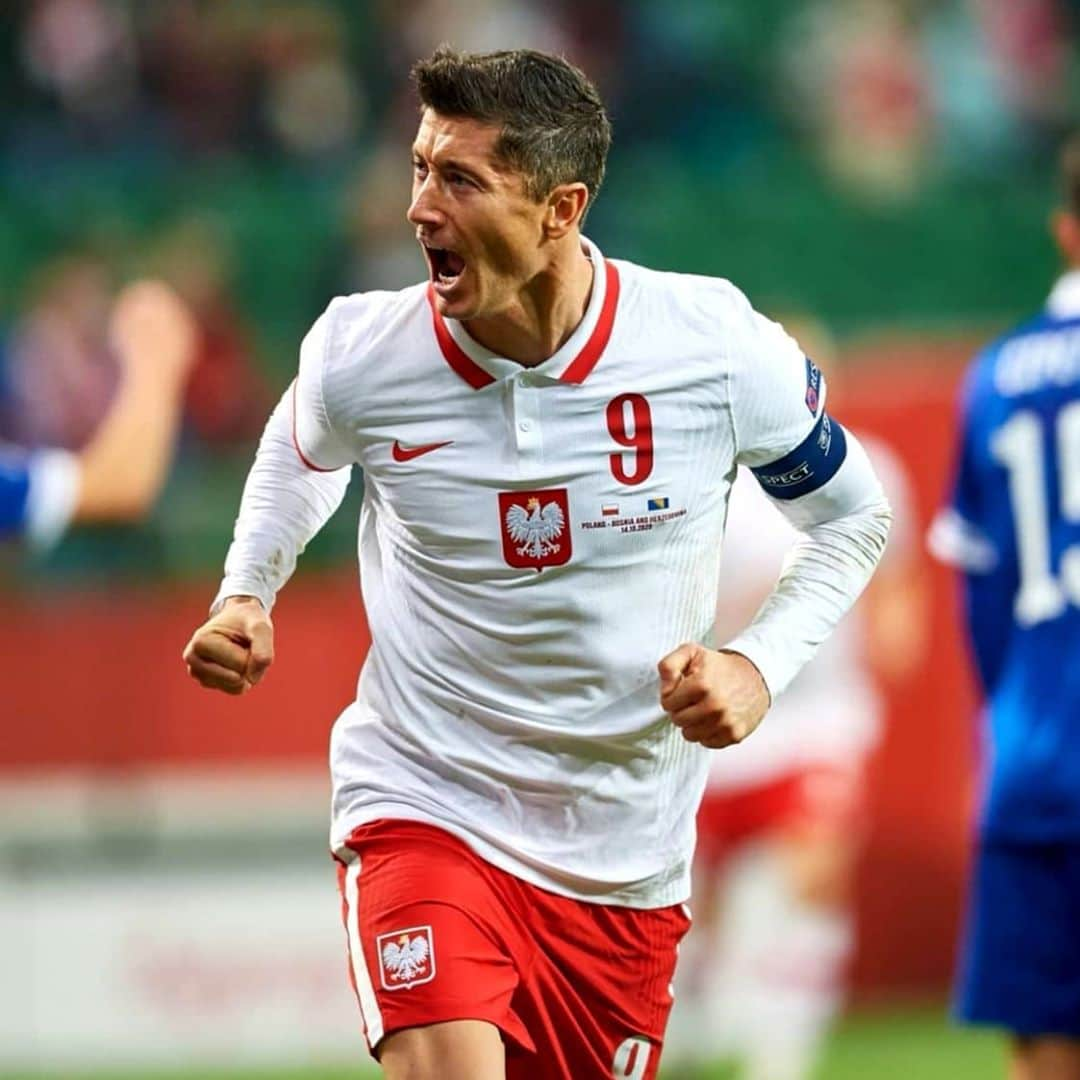 ロベルト・レヴァンドフスキさんのインスタグラム写真 - (ロベルト・レヴァンドフスキInstagram)「Teamwork🇵🇱⚽😎 #Polska #NationsLeague  📸@adamnurkiewicz」10月15日 6時04分 - _rl9