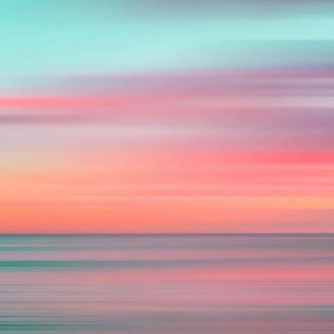 のインスタグラム：「Get lost in color 🌅🎨🍉🙌」