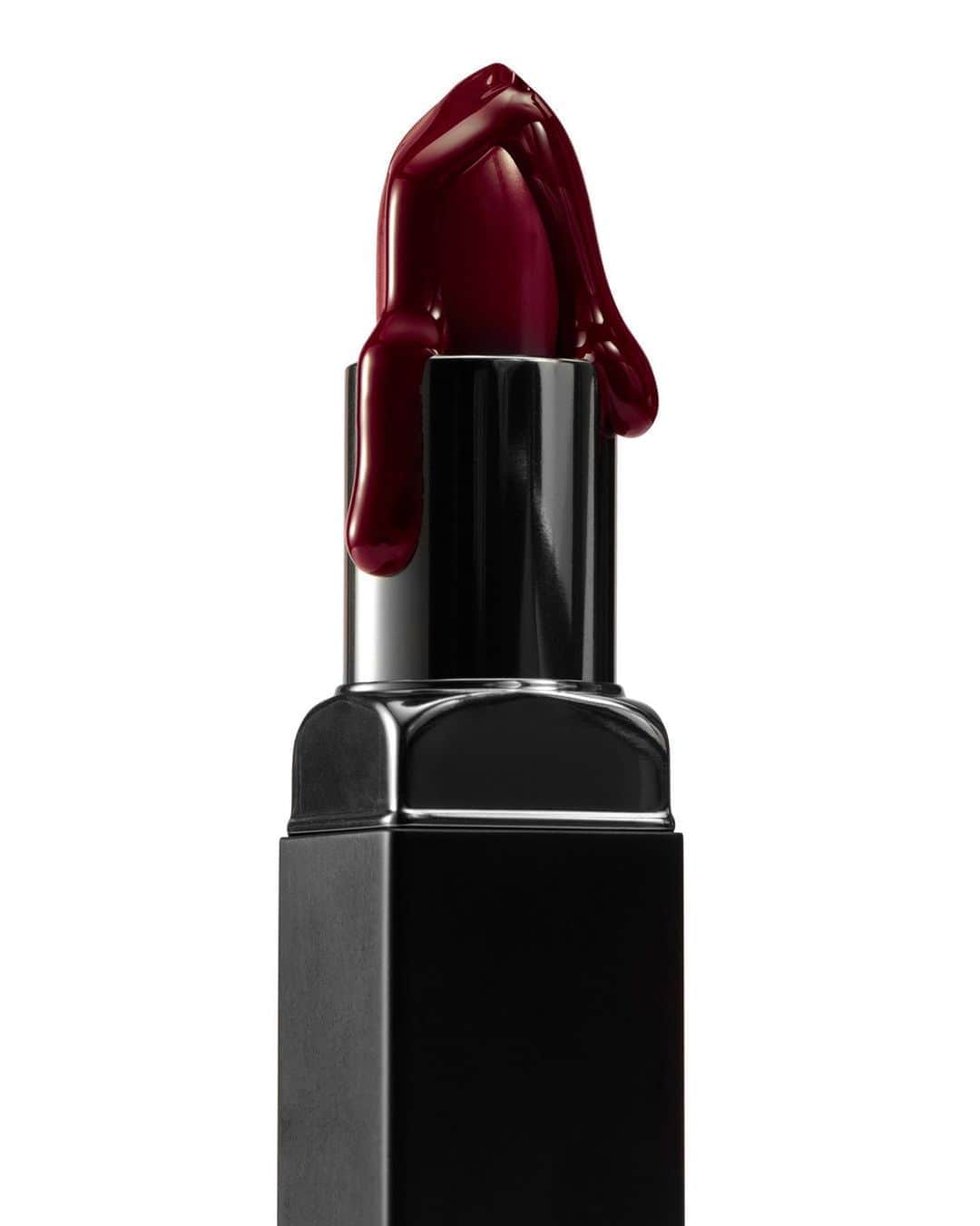 Smashboxのインスタグラム：「Vamped up color. Vamped up coverage. 🦇  Be Legendary Lipstick in Witchy」