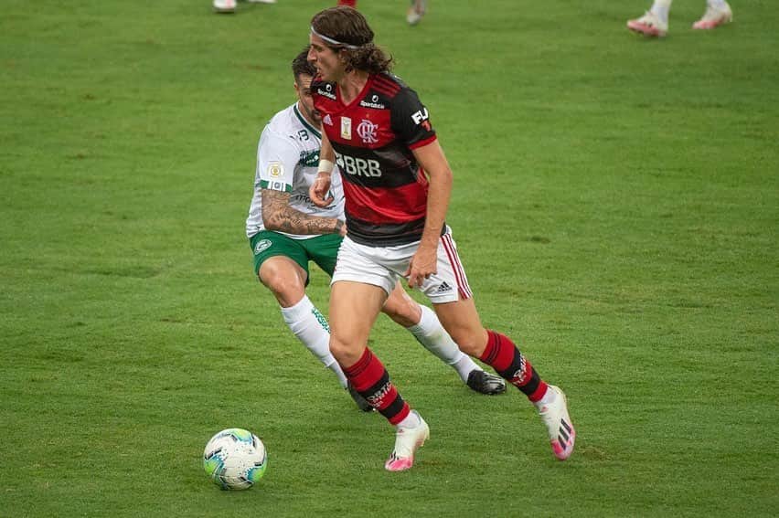 フィリペ・ルイスのインスタグラム：「❤️🖤 @flamengo ❤️🖤  📸: @alexandrevidalfotografo」