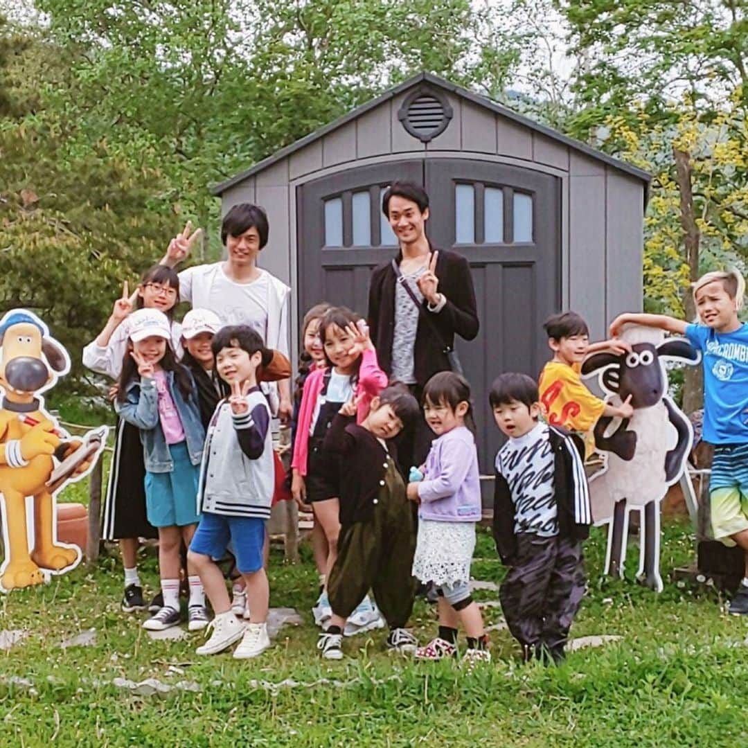 吉田ヒトシさんのインスタグラム写真 - (吉田ヒトシInstagram)「おはようございます。  白樺リゾート池の平ホテル。  大学卒業後、実はこちら住み込みでお世話になりました。  早口言葉のういろう売りを言いながら、毎日白樺湖を一周走っていました。  その後、試験に合格して上京し芝居を学ぶことになります。  そんな僕の原点ともなる特別な場所。  今回で3回目となる白樺リゾートでのファッションショー。  本日締め切りです。  #吉田ヒトシ #モデル募集 #池の平ホテル」10月15日 6時47分 - yoshida__hitoshi