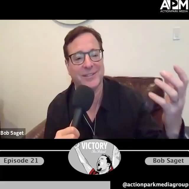 ボブ・サゲットのインスタグラム：「More promo than usual for today’s podcast with my Entourage pals @victorythepodcast with @mrdougellin @kevindillonofficial @mrkevinconnolly - Such a fun one of you liked Entourage especially.」
