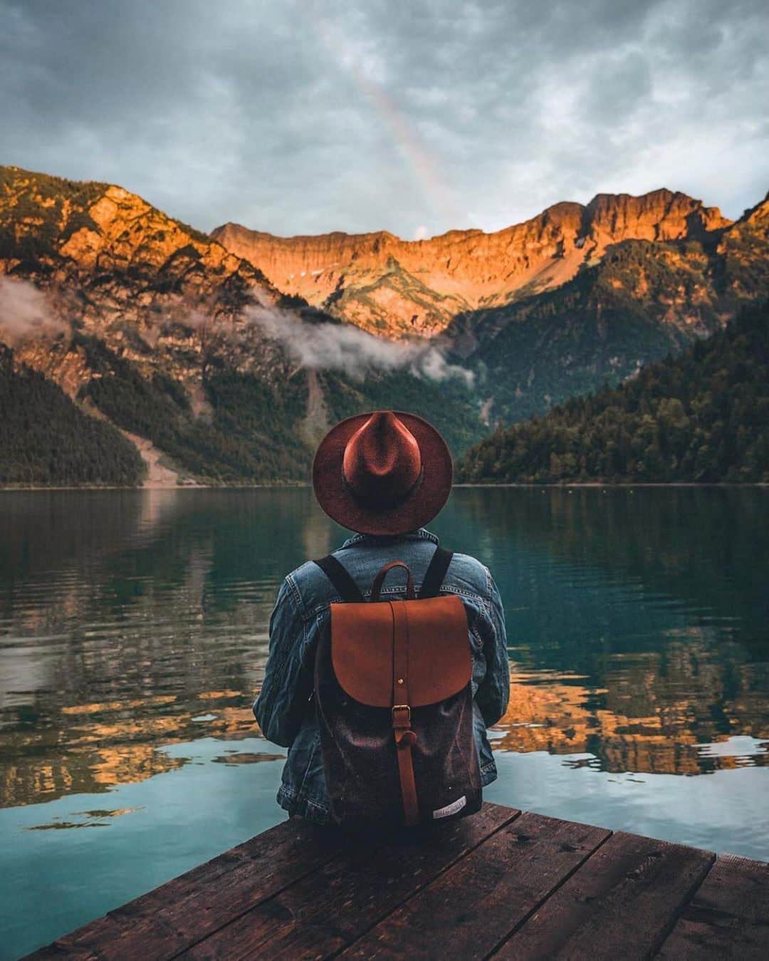 FOLKのインスタグラム：「All the views for your favorites today: 1.) @tom_juenemann 2.) @aaron.k.baker 3.) @charlysavely 4.) @jayrmcdonald 5.) @iambab_xiii 6.) @lhackett」