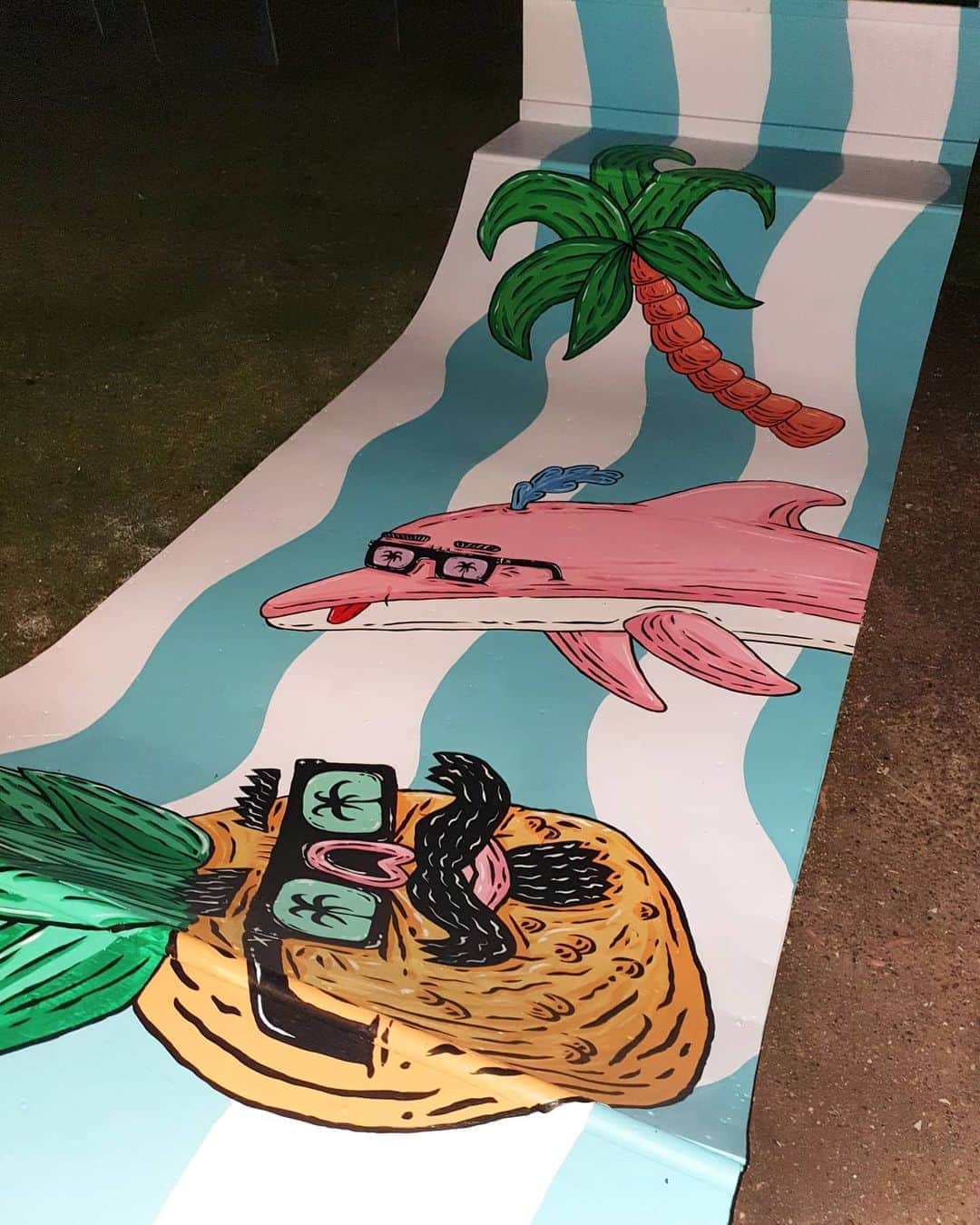 MULGAさんのインスタグラム写真 - (MULGAInstagram)「I painted my first skateramp for a family of shredders in Bangor recently.⁣ ⁣ And this Saturday night I'll be painting the skateramp live at Coogee @beachburritoco with live music and DJs and tacos all happening. Swipe across for the deets and be sure to book a table if ya keen 😎🤙🛹🌴🌮🌵🥑.  ⁣ #mulgatheartist #skateramp #skaterampart #skateart #beachburritoco」10月15日 6時55分 - mulgatheartist