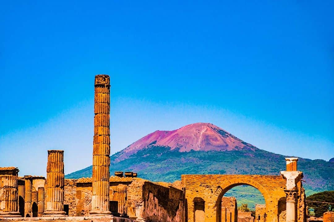 Lonely Planetのインスタグラム：「Get to know one of Italy’s most haunting sights. The local population of Pompeii was buried in a thick layer of volcanic debris in 79 CE when Mt Vesuvius erupted.   Tap the link in our bio to discover Pompeii’s history, its catastrophic demise, and modern resurrection as one of the world’s most popular archaeological sites.」