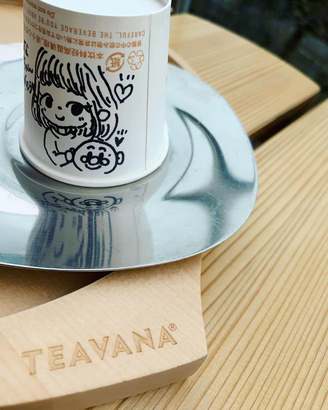 中村愛さんのインスタグラム写真 - (中村愛Instagram)「☕️♡ ・ ・ ・ 基本的に、1日中コーヒー女☕️だけど、今日は #紅茶 にしてみました😍😍😊 #teavana  #キャラメルアーモンドアマレッティ  オシャレすぎる名前ですね。  店員さんが席に来て 似顔絵描いてくれた🥰  #リザーブロースタリー東京」10月15日 18時19分 - nakamuramura_ai