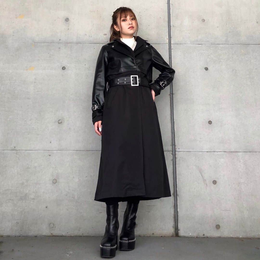 ENVYMさんのインスタグラム写真 - (ENVYMInstagram)「HIT ITEM✔︎✔︎﻿ ﻿ ﻿ 【レイヤーライクトレンチCT】﻿ ¥13,800+TAX﻿  COLOR:BEIGE,BLACK﻿ SIZE:FREE﻿ ﻿ ﻿ ﻿ @ichikawa.rino  #envym#20aw」10月15日 17時26分 - envym_official