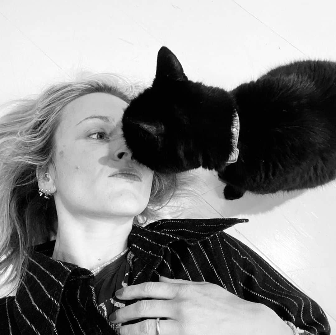 ファーン・コットンのインスタグラム：「True love #Lula #19yearsold」