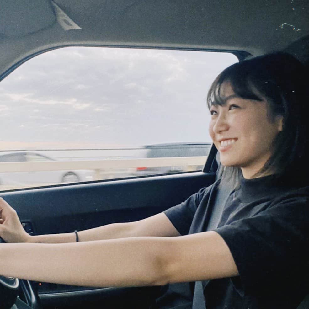 高田夏帆さんのインスタグラム写真 - (高田夏帆Instagram)「アクセルブレーキはしなやかで自信あり、椅子は直角、よろしくどうぞ！」10月15日 17時40分 - takadakaho
