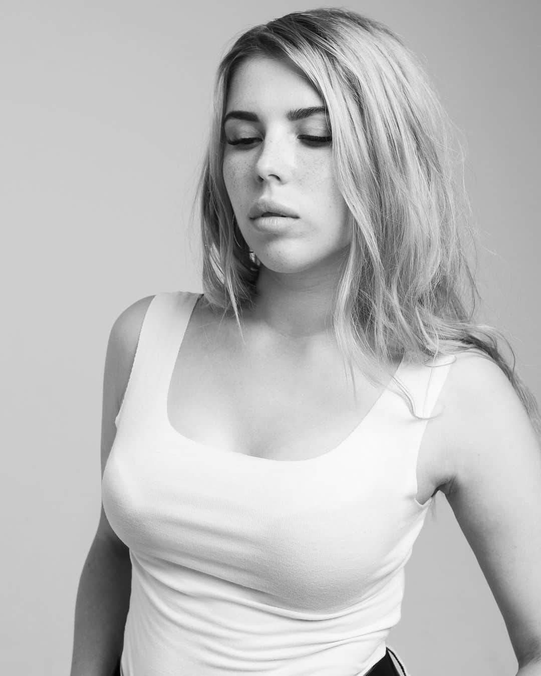 ALINA AKULAのインスタグラム：「🤫 I shall not live in vain.」