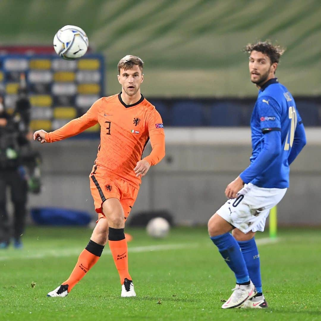 ジョエル・フェルトマンさんのインスタグラム写真 - (ジョエル・フェルトマンInstagram)「Good team performance yesterday 🦁 Back to Brighton now! 💪🔵⚪️ #onsoranje #bhafc」10月15日 17時53分 - joelveltman