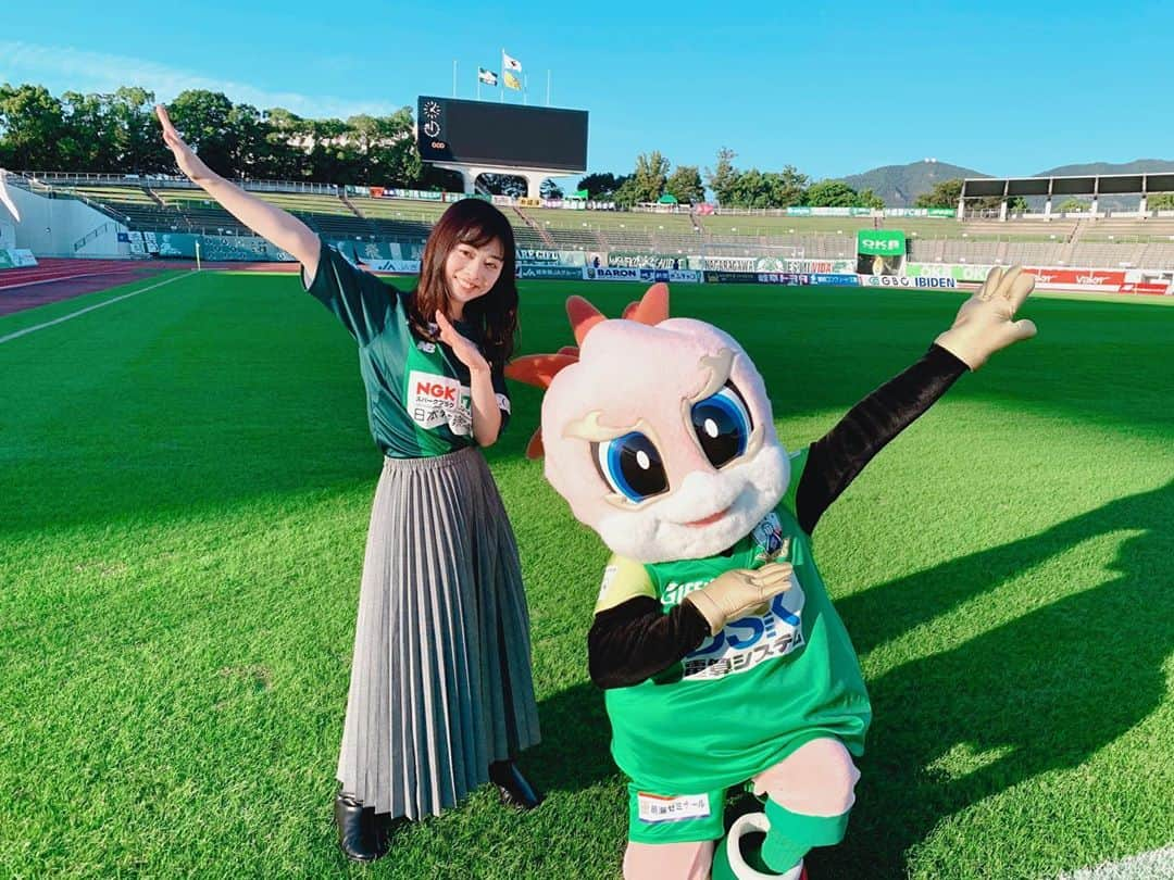 伊藤寧々さんのインスタグラム写真 - (伊藤寧々Instagram)「ㅤㅤㅤㅤㅤㅤㅤㅤㅤㅤㅤㅤㅤ わたしのお友達🌷 #fcgifu  #マスコット　 #ギッフィー」10月15日 17時59分 - 12neneito12