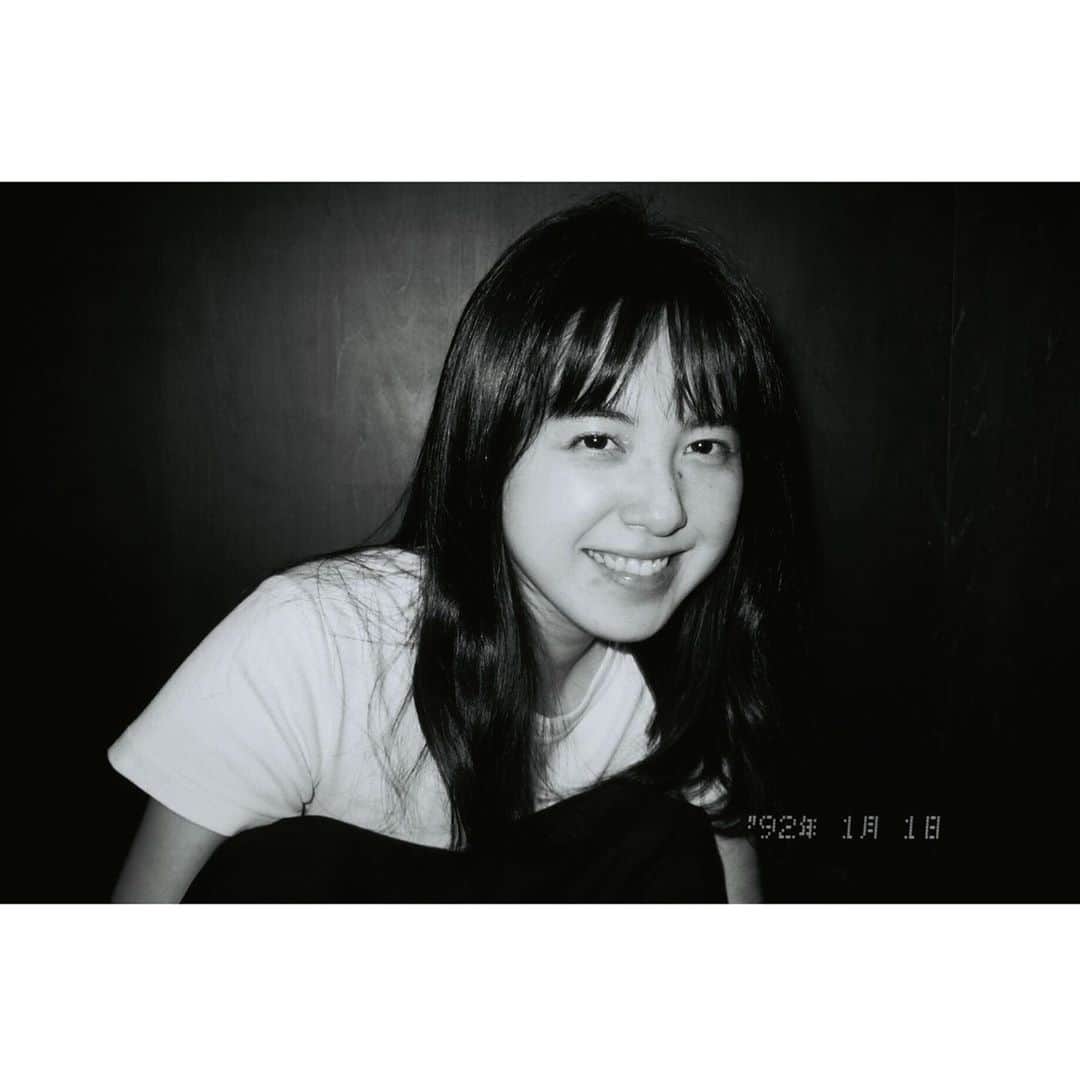 藤井武美さんのインスタグラム写真 - (藤井武美Instagram)「これfilmなんですけど、 設定し忘れて92年のままで‥ 今2020年。 な〜んか更にこのカメラが愛おしく感じましタ。  今年初めて、外でふーってやりました。 まだ白い息でなかった はよ、厚着厚着」10月15日 18時04分 - takemi_fujii