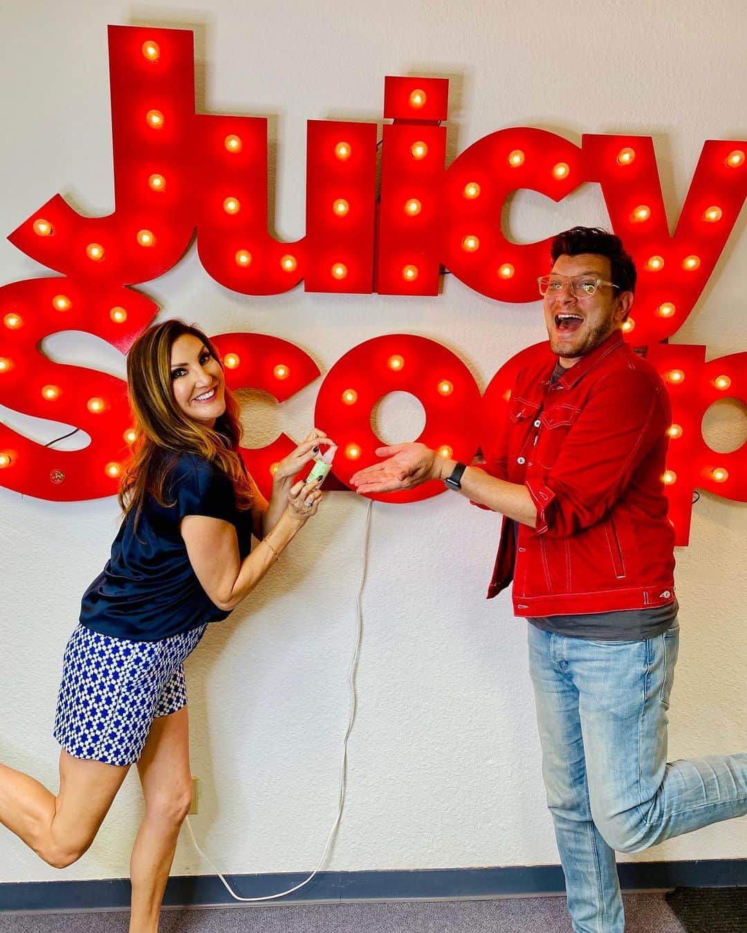 のインスタグラム：「Hilarious comedian @justinmartindale returns to get into all of the hottest topics. (Swipe for topics) Including when he was let go from the E! Network several times, Demi Lovato’s ex fiancé calling paparazzi to snap his sadness, and a woman claiming Brad Pitt catfished her. Why are all the men so young for “the oldest bachelorette in history”? Did a threesome with a stripper take place while filming Real Housewives of Atlanta? Kristin Cavallari has a new boyfriend and we both know him. Plus more! Episode up at midnight.」