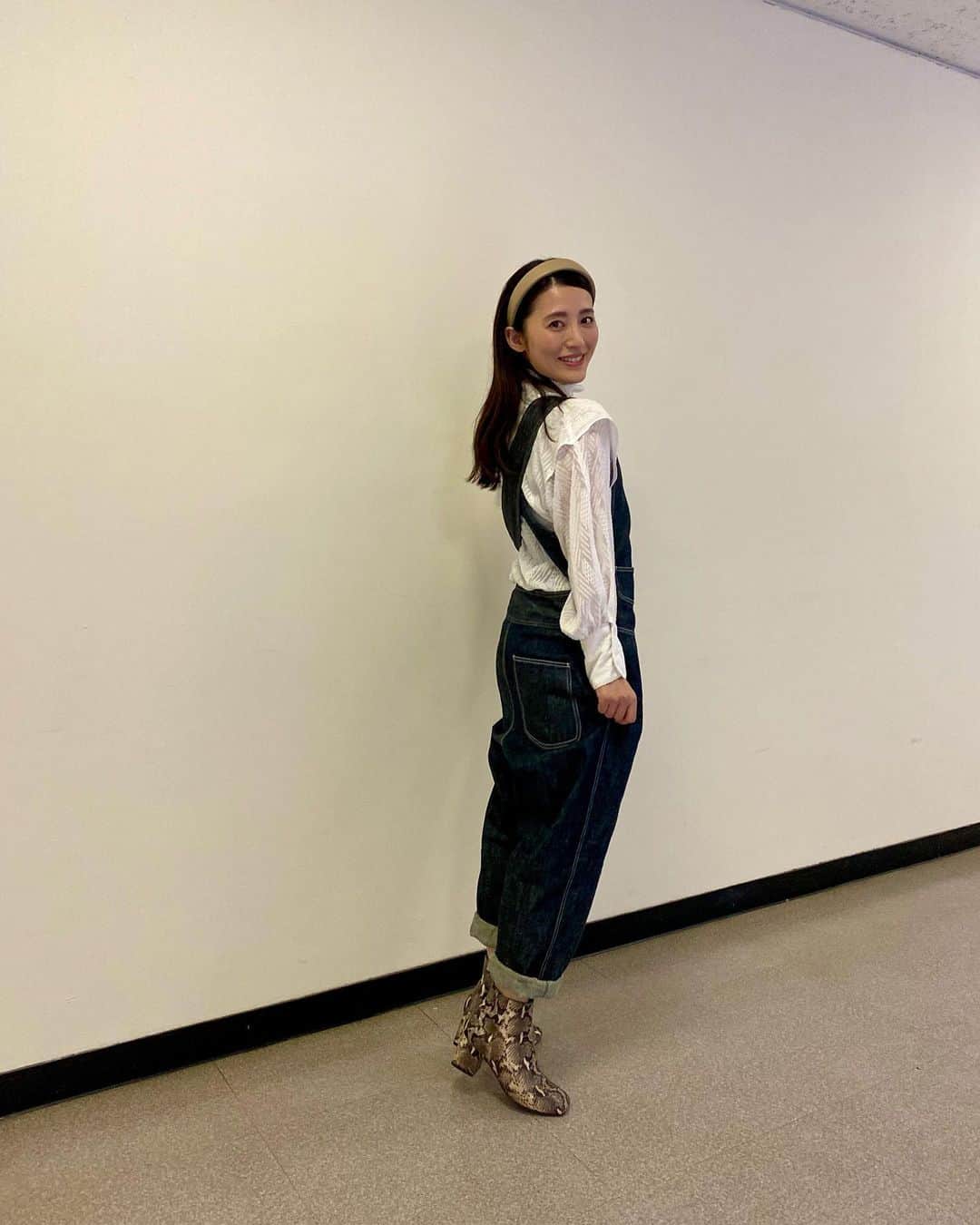 福田彩乃さんのインスタグラム写真 - (福田彩乃Instagram)「🥨 blouse & salopette @yee_tyo  boots @caseline.pl   デザインとっても可愛かったなあ💙」10月15日 9時30分 - ayanofukuda_official