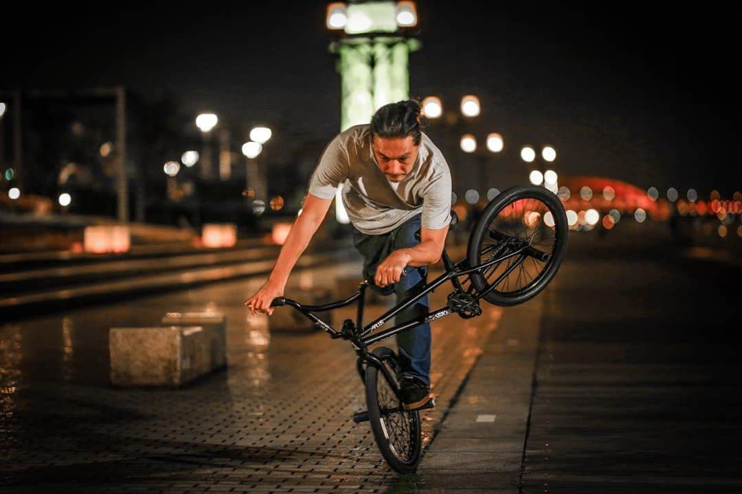 宇野陽介さんのインスタグラム写真 - (宇野陽介Instagram)「elbow glide photo by @saioh_photography  #aresbikes #bmx #flatland #freestylebmx #freestyle #photography #art #kobe」10月15日 9時41分 - yorkuno