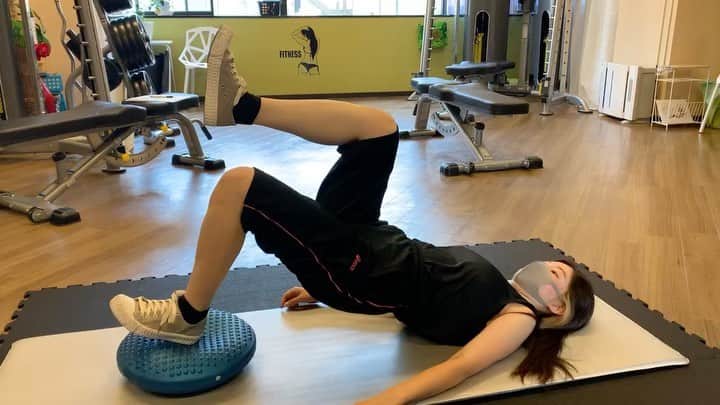 のインスタグラム：「#グラビア﻿ #ボディメイク ﻿ ﻿ #筋トレ ﻿ #筋トレ女子﻿ #筋トレ動画 ﻿ #筋トレ女子と繋がりたい ﻿ #ダイエット ﻿ #ダイエット女子﻿ #ジム﻿ #ダイエットジム ﻿ #ジム女子﻿ #ジム通い﻿ #ジム活 ﻿ #トレーニング﻿ #トレーニング女子﻿ #パーソナルトレーニング﻿ #トレーニング動画﻿ #腹筋トレーニング﻿ #シックスパック﻿ ﻿ #gym #gymgirl #gymworkout #gymday #gymvideos #gymfitness #gymworkouts #musclegirl #muscle ﻿ ﻿ #ミスflash2021  #旭桃果」