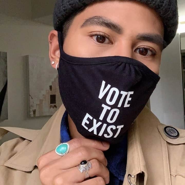 のインスタグラム：「Some masks may muffle you, but our VOTE TO EXIST mask speaks volumes, so wear your voice to encourage others to use theirs. #Vote2020 #WearAFuckingMask #VoteToExist 📸: @oh_anthonio  When you shop at KennethCole.com, we donate to THE MENTAL HEALTH COALITION –a life-changing movement working to destigmatize all mental health conditions by unifying our partners’ efforts, including those focused on the emotional well-being of Black communities. Info link in bio.」
