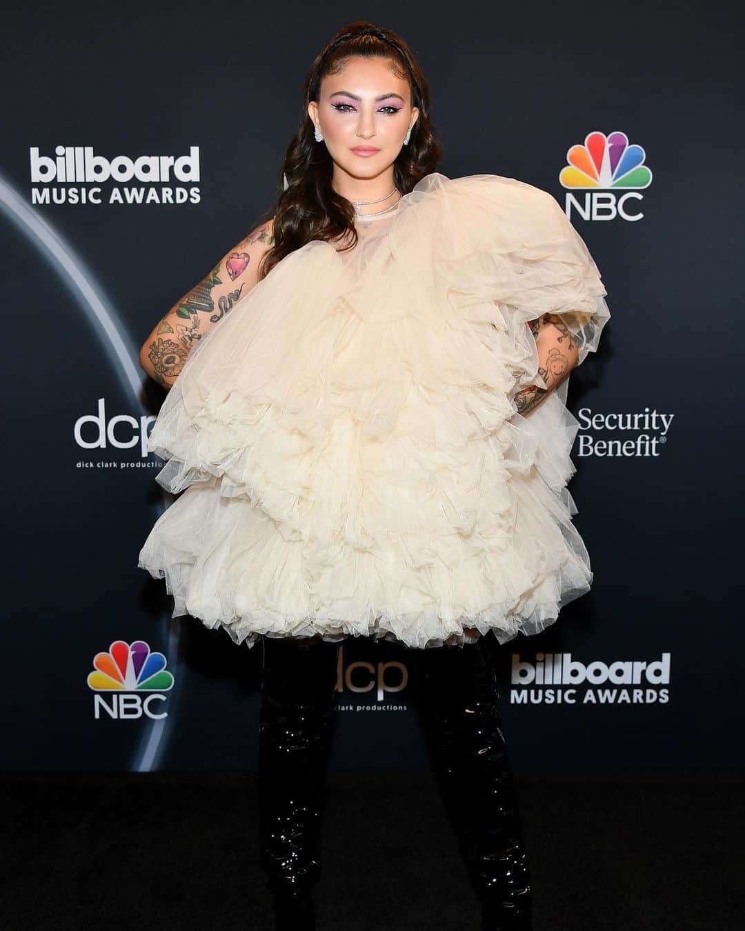 Julia Michaelsのインスタグラム：「Thanks for having me @bbmas!  It was fun to get dressed up and see some friends from a distance :) #bbmas   Styling: @_trudy_nelson  Hair: @scottkinghair  Make Up: @robscheppy  Dress: @bicholla_official @tata__la  Boots: @gianvitorossi  Necklace, earrings, cuff:  @messikajewelry @purplepr  Rings: @doraziopr」