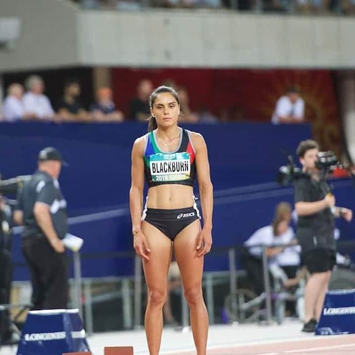 Angeline BLACKBURNのインスタグラム：「Me: *Patiently waiting for the Victorian border to open up*. 🙄🤞  Photo credit: 📸 @forewa #throwback #throwbackthursday  #commonwealthgamestrials #missinghome #family #athletics #track #trackandfield #running #runner #sprints #sprinter #goldcoast」