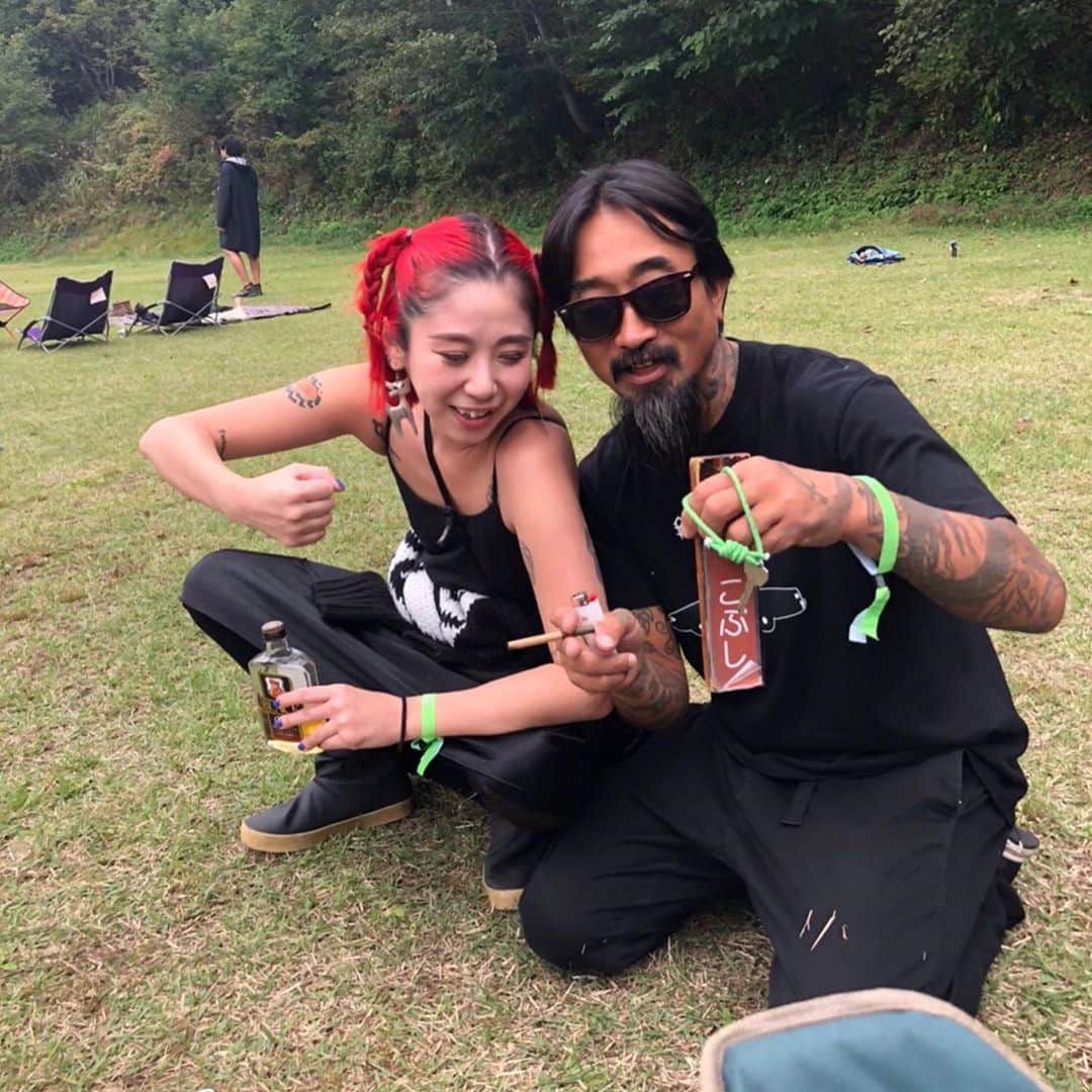 上田愛子さんのインスタグラム写真 - (上田愛子Instagram)「アホみたいに3日間泥酔して ずっとふざけてた #Balance 😂  楽しかったなー😂😂  少ない人数でトイレも並ばず 密にもならず酒もすぐ買えるし 快適だったなー  大好きな友達がいれば なんでも楽しいってこと❤️  最後の動画うざすぎる😂😂  #labyrinth2020 #フェフ  #フェフおばさん #レイブおばさん   @yide2001 やっちんいつも車も運転も写真も ありがとう♥️love   #今日の愛子先生」10月15日 10時29分 - aikosenseidayo