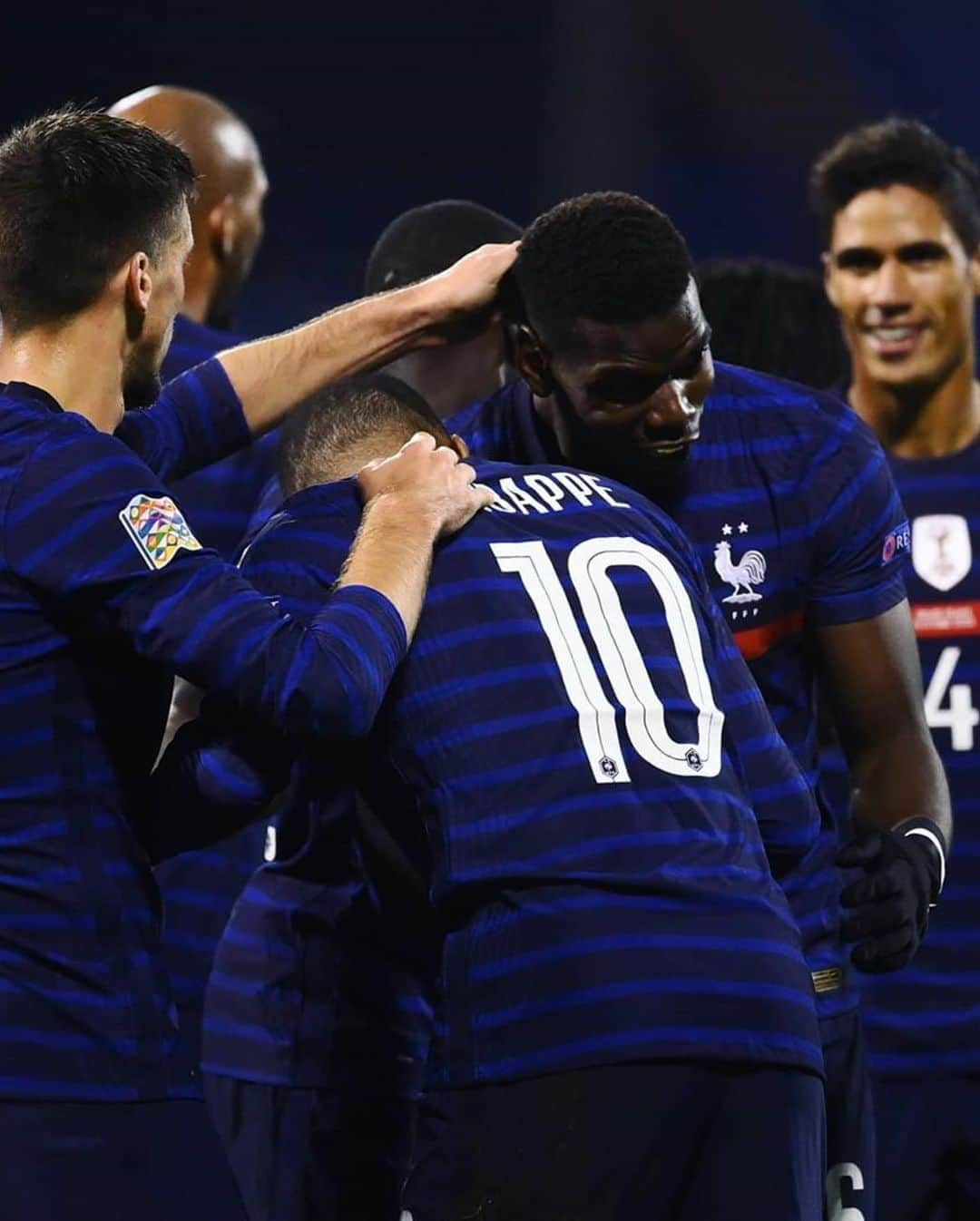 ポール・ポグバさんのインスタグラム写真 - (ポール・ポグバInstagram)「3 points and great result before heading back! 💪🏾😁🇫🇷」10月15日 11時11分 - paulpogba