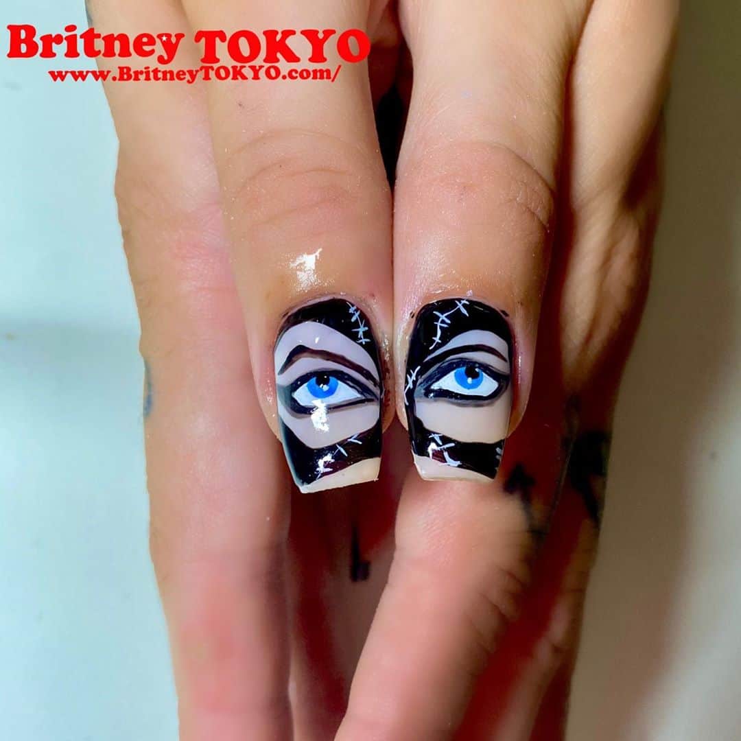 Britney TOKYOさんのインスタグラム写真 - (Britney TOKYOInstagram)「Catwomen 🐈　@darrochputnam @putnamflowers   #nailart #nails #halloween #halloweennails #britneytokyo #catwoman」10月15日 11時21分 - britneytokyo