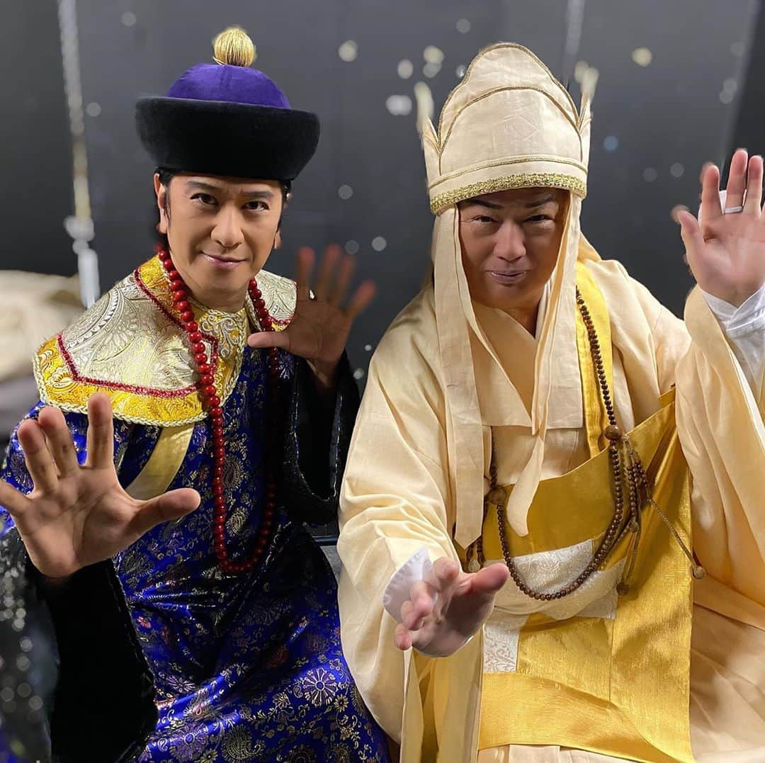 のインスタグラム：「明治座『西遊記』無事に千穐楽まで完走することができました。 ありがとうございました😊  #明治座西遊記 #細川たかし #川﨑麻世 #川崎麻世」