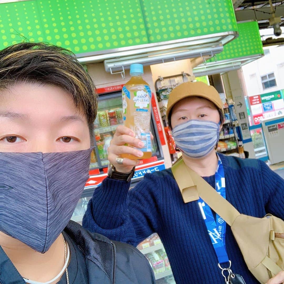 星野光正のインスタグラム：「ちょっとそこまで会議。  #プロダーツプレイヤー #ダーツインストラクター #ダーツ #エスダーツ #エスダーツオフィシャルプレイヤー #targetsportsjapan #星野光正 #星野飯 #三児のパパ #アラフォーパパ #村松治樹」