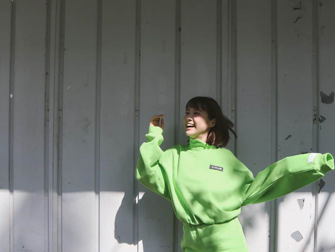 リー・ジャーインさんのインスタグラム写真 - (リー・ジャーインInstagram)「🦖🍃🍃 很喜歡這件綠綠💚可愛 @yuyu_active @bonnieyuxx」10月15日 11時38分 - junoohknow