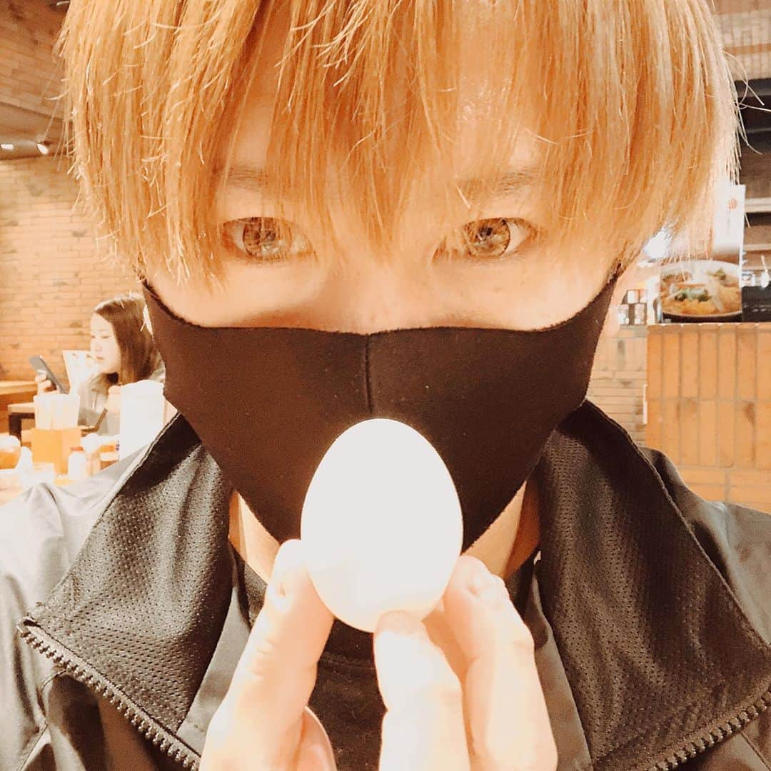 YOMIさんのインスタグラム写真 - (YOMIInstagram)「今日は咲人と札幌でラジオ等プロモーション活動！そして↓ littleHEARTS.札幌店で‪18:30~19:30 インストアイベントがあります！‬(YOMI、咲人)‪※3SHOT撮影会‬ 〒004-0052 北海道札幌市厚別区厚別中央２条５丁目６−２ DUO-1 4 階  ‪久しぶりに札幌のファン達と会えるのを楽しみにしています！‬ #nightmare #littlehearts  #newsingle #ink #インストアイベント  #プロモーション #北海道 #札幌 #久しぶり #ゆでたまご #と #俺」10月15日 11時40分 - nightmare.yomi