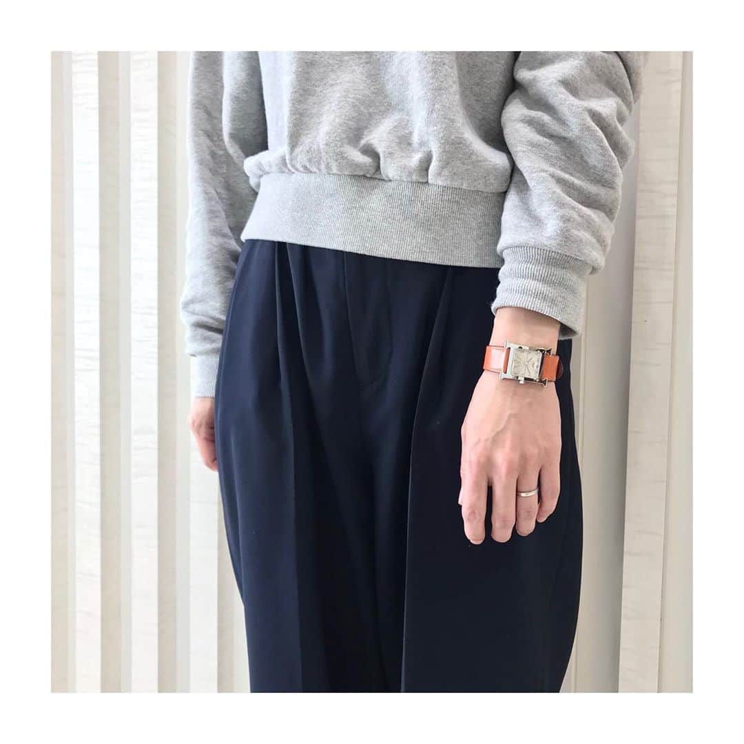 HIROBさんのインスタグラム写真 - (HIROBInstagram)「-HIROB札幌店-﻿ ﻿ JRタワースクエアカード5倍ポイントセール﻿ « 10/14 〜 10/19の6日間開催中！»﻿ ﻿ ⭐︎スクエアカード5倍ポイント﻿ ⭐︎時計10%OFF（一部除外有）﻿ ﻿ ﻿ vintage hermes H Watch﻿ ﻿ 右：No. 20003890-877910﻿ ¥185,000+tax → 10%OFF ¥166,500 +tax﻿ ﻿ 中：No. 19003890-304010﻿ ¥150,000+tax → 10%OFF ¥135,000+tax﻿ ﻿ 左：No. 19003890-626130﻿ ¥155,000+tax → 10%OFF ¥139,500+tax﻿ ﻿ ﻿ ﻿ 札幌店では、通信販売も対応しております。﻿ お電話でのご相談も受け付けておりますので、﻿ ご来店が難しい場合でもお気軽にお問い合わせ下さい。﻿ ﻿ ﻿ ﻿ お問い合わせ﻿ tel: 011-209-5119﻿ ﻿ ﻿ ﻿ #hirob﻿ #hirobsapporo﻿ #baycrews﻿ #sapporo﻿ #antiquehermes﻿ #vintagehermes﻿ #hermes﻿ #CASSIS﻿ #MORELLATO﻿ ﻿ #ヒロブ ﻿ #ヒロブ札幌店﻿ #ベイクルーズ﻿ #札幌ステラプレイス﻿ #札幌jrタワー﻿ #ゴバポ﻿ #アンティークエルメス﻿ #ヴィンテージエルメス﻿ #エルメス﻿ #カシス﻿ #モレラート﻿ #時計修理﻿ ﻿ #爱马仕﻿ #腕观看」10月15日 11時53分 - hirob.jp