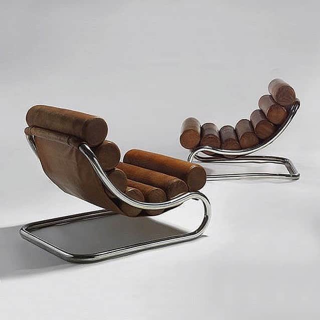 のインスタグラム：「These vintage chairs,,🪑 I’m adding to my wishlist☺️」