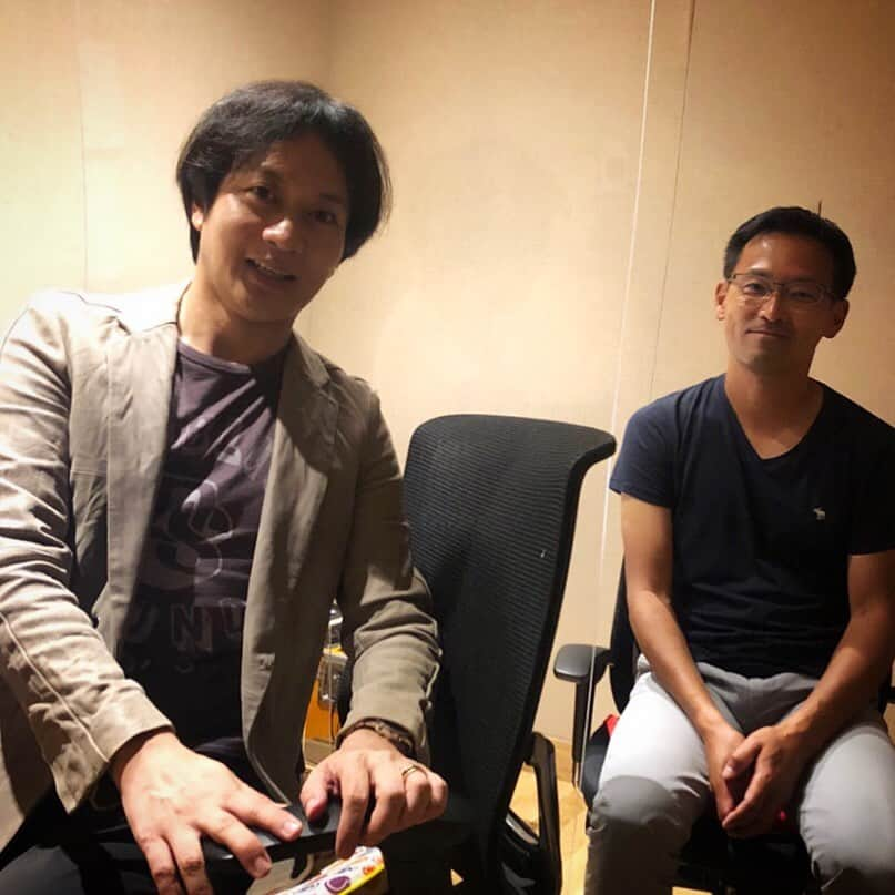 山田泰三さんのインスタグラム写真 - (山田泰三Instagram)「今週はテニスのATPサンクトペテルブルクを担当しています🎾 WOWOWメンバーズオンデマンドでぜひー👍 2枚目は神戸の一貫樓の豚まんと観音屋のチーズケーキ⭐️ 神戸帰りたいなー。 #WOWOW #テニス #サンクトペテルブルク #梅田邦明 #テニス好き #テニス好きな人と繋がりたい #神戸 #故郷 #神戸っ子 #神戸土産 #一貫樓 #豚まん #観音屋 #チーズケーキ #アナウンサー」10月15日 11時50分 - taizoyamada_official