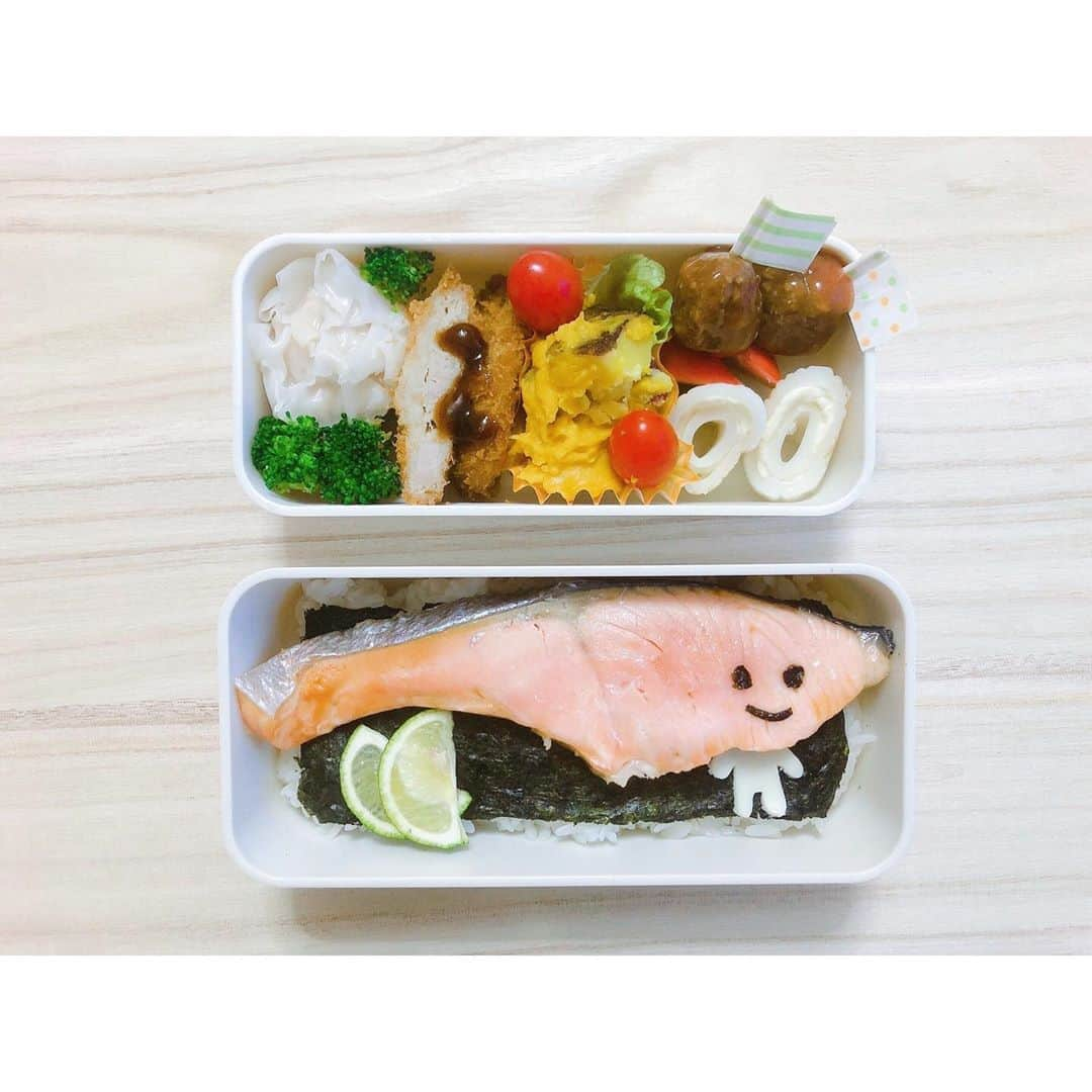 双松桃子さんのインスタグラム写真 - (双松桃子Instagram)「KIRIMIちゃん弁当🍙 食べるの少し切なくなるね。笑  ♡しゅうまい  ♡ブロッコリー  ♡とんかつ  ♡かぼちゃサラダ  ♡ミートボール  ♡チーズちくわ  きりみちゃんはシャケとチーズもちくわと海苔です🐟🐟🐟  #100日後にキャラ弁のプロになる #キャラ弁　#キャラ弁初心者 #キャラ弁当 #お弁当記録 #お弁当部 #お弁当日記 #キャラ弁ディズニー #キャラ弁部 #instagood #instafood #instaphoto #good #followforfollowback #followｍe #いいね #⛄️ #cooking #cookingram #followforfollowback #きりみちゃん #kirimiちゃん #映え弁　#オベンタグラム　#obentopark #obento」10月15日 11時51分 - momosan0627