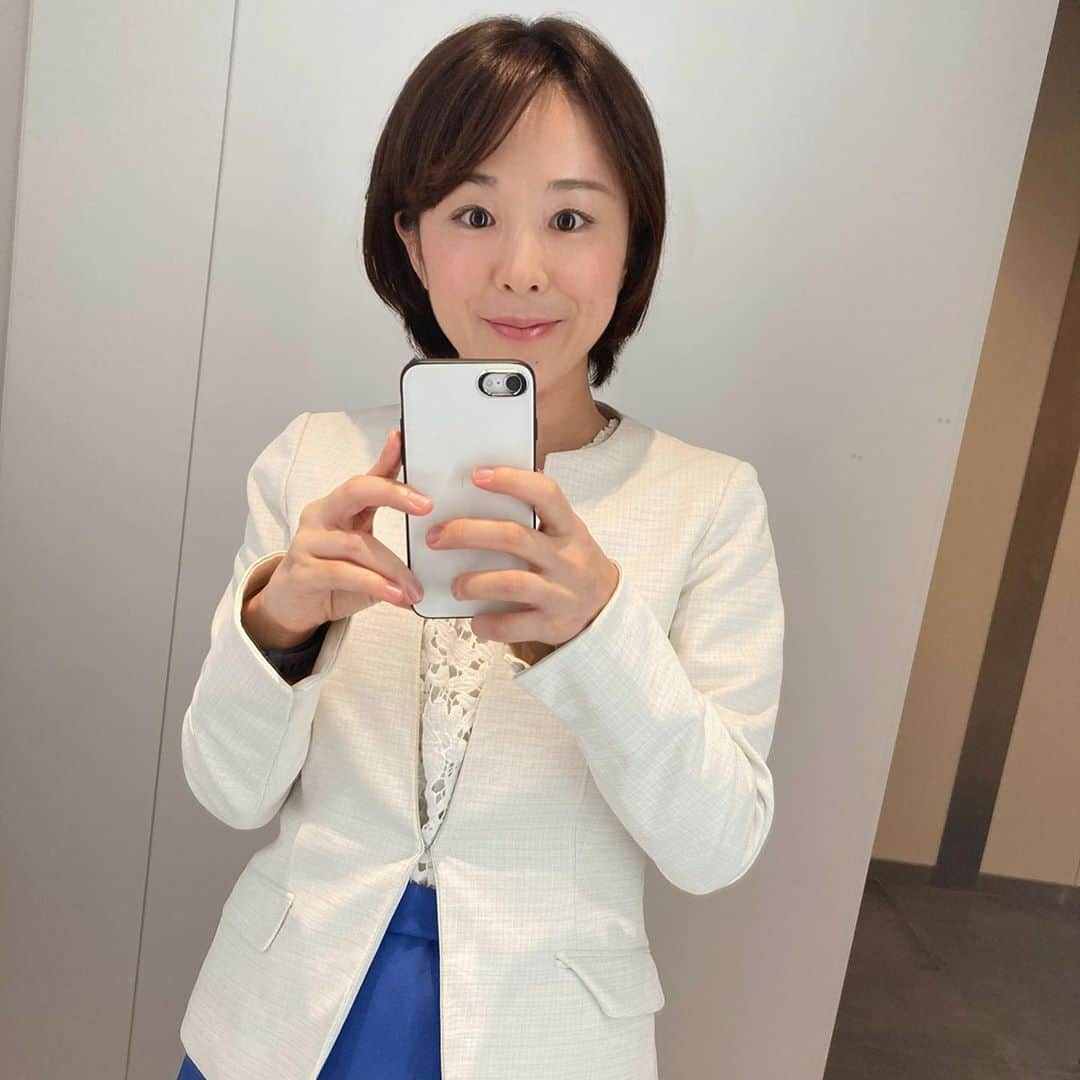 阿部真澄さんのインスタグラム写真 - (阿部真澄Instagram)「. . オンライン講演会の司会のお仕事で 北九州に行ってきました . 初めての北九州！ . 久々の飛行機✈️！ . 小倉駅のモノレール！ 最近テレビで市川紗椰さんがカッコいい！と言ってた例の🚝です . . #フリーアナウンサー#司会者#アナウンサー#announcer#講演会#司会#オンラインセミナー#北九州#小倉駅 #モノレール#北九州モノレール#北九州空港」10月15日 11時55分 - abe_masumi