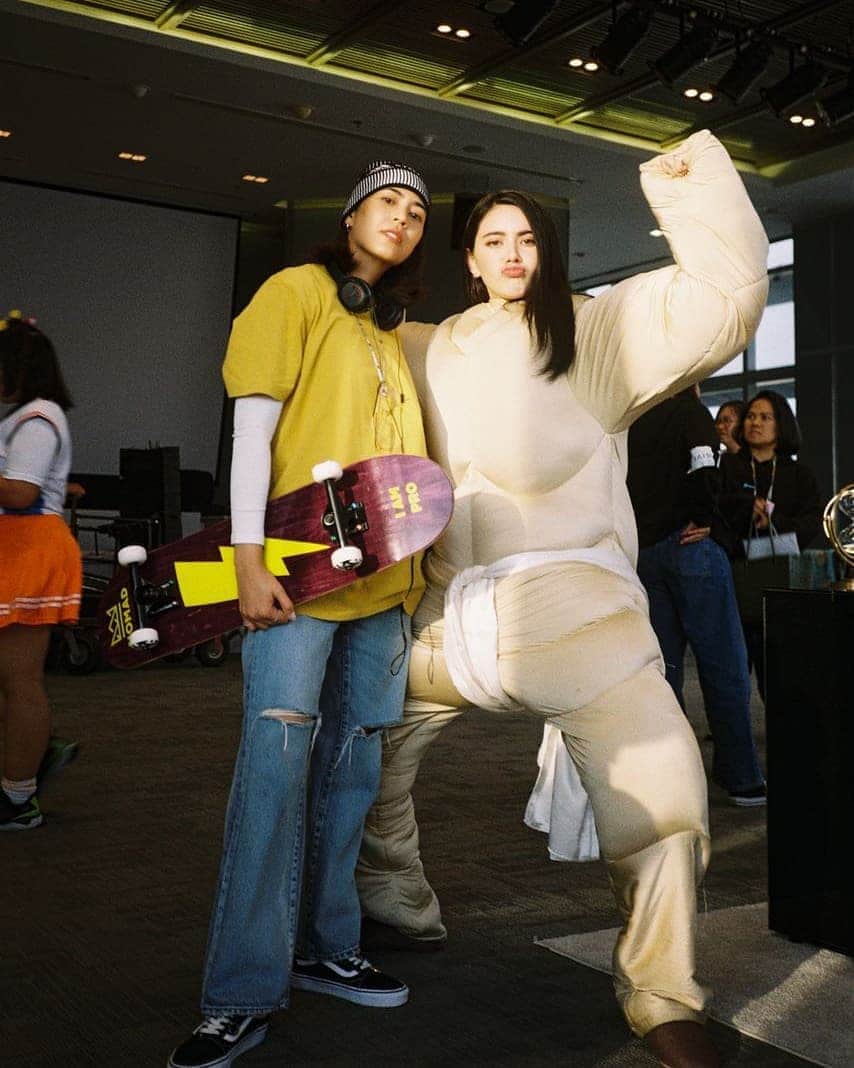 マイ・ダーウィカーのインスタグラム：「ธีมชุดกีฬาที่กอง #จังหวะหัวใจนายสะอาด ค่าาาาาสนุกมากรักมากกก💕✨ จริงจังกับเรื่องเล่นๆ🤣  #filmbycarissa」