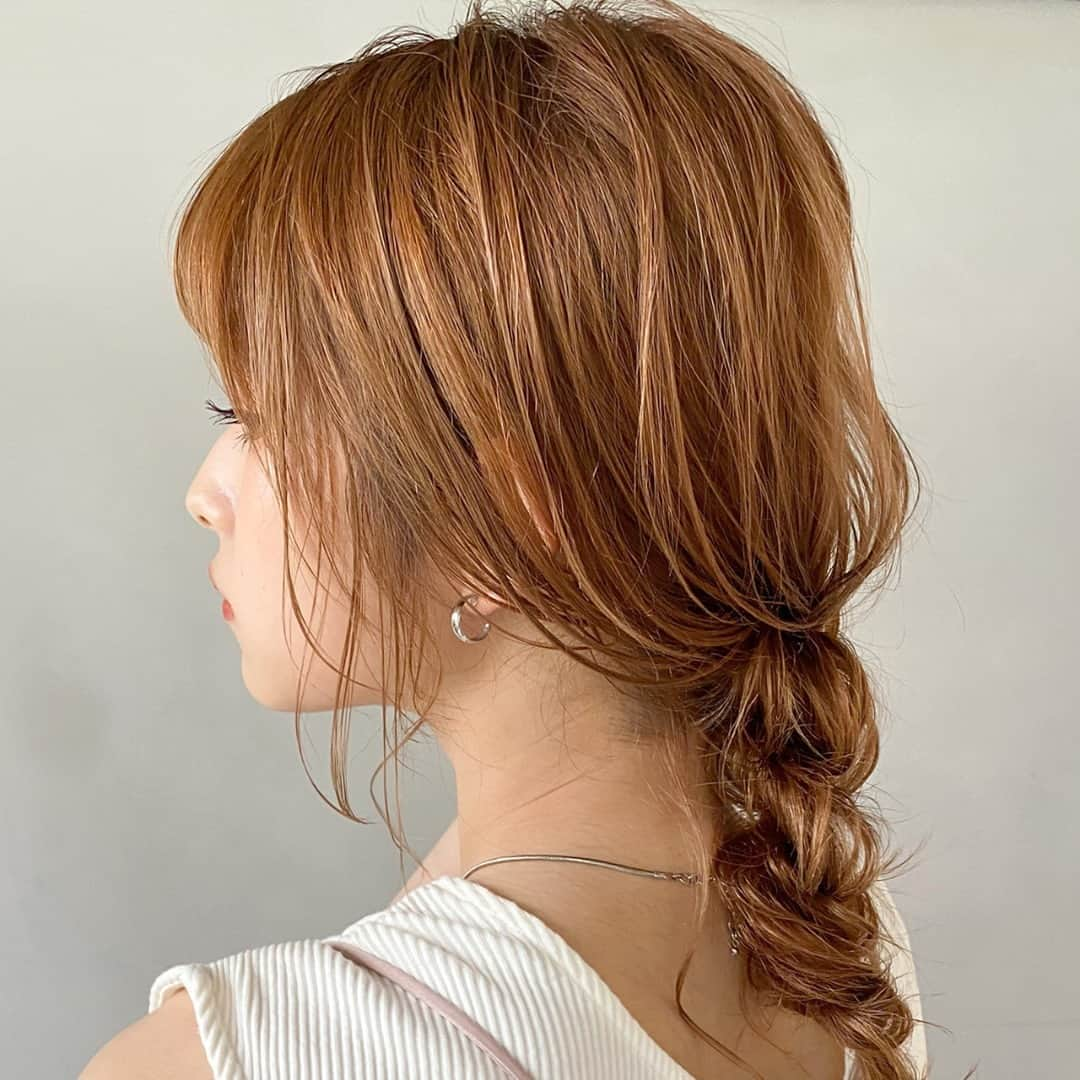 HAIRさんのインスタグラム写真 - (HAIRInstagram)「「ゆるっとアレンジもかわいいね🥰🥰」 HAIR掲載スタイリスト： 二宮 万莉 （ @nino_427 ） . -----------------------------------------------------------  Follow me👉🏽 @hair.cm  HAIR webサイトは「HAIR（ヘアー）」で検索！✨  -----------------------------------------------------------  HAIRは、お客様の『なりたいを叶えるスタイリスト』が集まるサイトです。  日々スタイリストの方々の素敵なヘアスタイルを掲載しています。  投稿スナップ数約40万の中から、気に入ったスタイルを見つけませんか？  HAIRを通じてサロンに予約もできますよ！💕  ----------------------------------------------------------- . . #セミロング  #ナチュラル  #ヘアアレンジ #かわいい #女の子 #ナチュラルベージュ #ゆるふわ #ヘアスタイル #ヘアカタログ #ヘアカラー #ヘアスタイリング #髮型 #髮型屋 #髮型設計 #发型 #短髮 #日系髮型 #女生髮型 #女生短髮 #염색 #헤어 #단발 #bob #복구펌 #짧은머리 #숏컷」10月15日 12時00分 - hair.cm