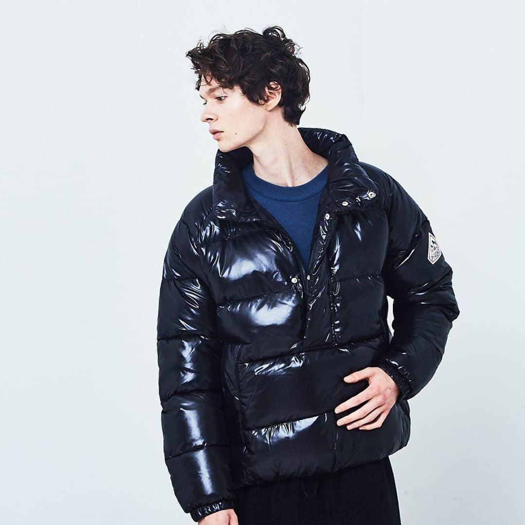 のインスタグラム：「【PYRENEX/ピレネックス】がお買い得！ 人気アイテムをピックアップしてご紹介します。少量入荷ですので、お早めに！  【PYRENEX】YANNICK/ヤニック プルオーバーダウン  豊富なカラーバリエーションが魅了！マンネリ化した冬コーデのアクセントにオススメ！ ピレネックス製品の魅力でもある、上質なフレンチダウンをふんだんに充填しているので、抜群の保温性能を発揮する真冬のパートナーとして最高の一着に仕上がりました。  #atstagram_m #mensfashion #fashion #instafashion #ootd #like4like #follow4follow #PYRENEX #71419830000 #ブラック #オレンジ #イエロー #ネイビー  #パープル  #ヴィンテージコレクション #冬コーデ #アウター #少量入荷」
