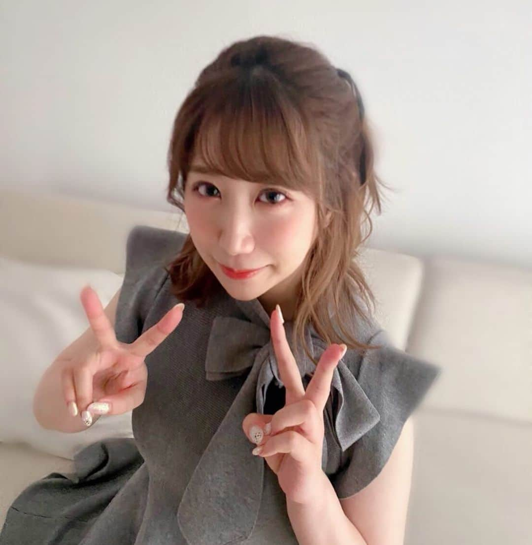 小野早稀のインスタグラム：「✌️✌️」