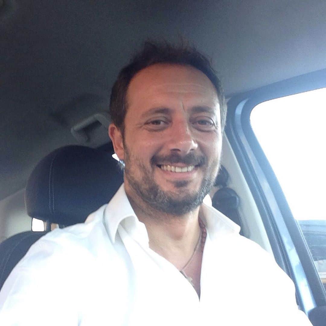 ファビオ・カンナヴァーロさんのインスタグラム写真 - (ファビオ・カンナヴァーロInstagram)「Ciao amico mio,fai buon viaggio...mi mancherai 💔😢R.I.P #FabrizioFerrigno #napoli #scugnizzi #amicizia」10月15日 12時36分 - fabiocannavaroofficial