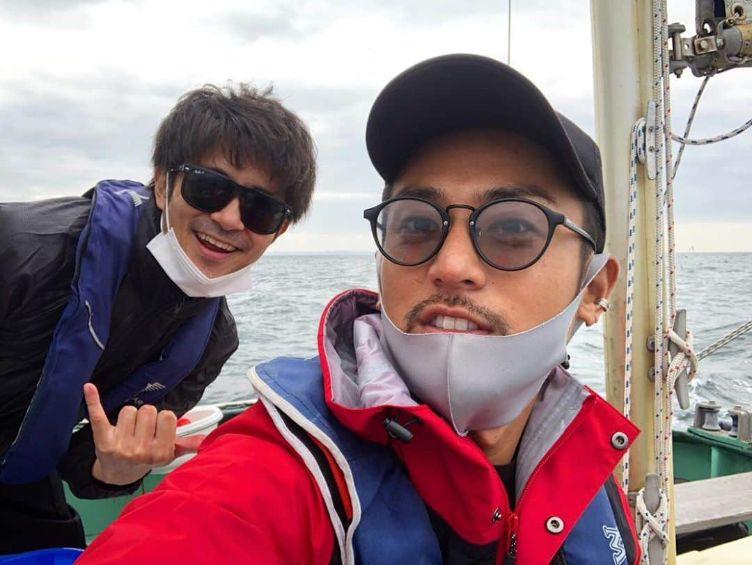 斉藤祥太さんのインスタグラム写真 - (斉藤祥太Instagram)「昨日はみんな仲良く釣りに行ってきたよ🎣 ワラサ狙いだったけどサイズ的にそこまで届かずイナダ。惜しい。😂 あとはサバのお祭り😂 #船釣り #おきあみ #ワラサ #イナダ #サバイバルダンス #85釣り部 #斉藤祥太」10月15日 13時03分 - shota_ta_sho