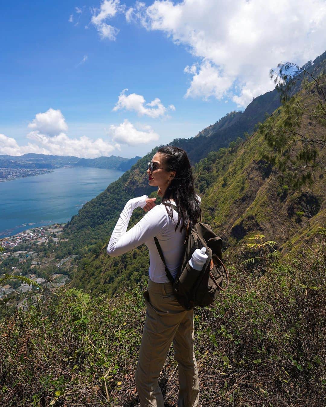 ラライン・シャーのインスタグラム：「Back in my element! 🌿🍃⛰」