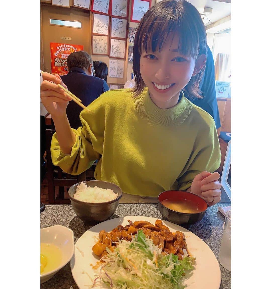 MAKIさんのインスタグラム写真 - (MAKIInstagram)「@mokkosuprimo   すごく大人気のもっこすさん❤️  味噌ベースにトマト、玉ねぎ、唐辛子、胡椒などを加えたスパイシーな ソースで ご飯がすすむーーーー🍚  ごはん、キムチ、卵、大根おろし、味噌汁も 食べ放題やって❣️  止まらなくなる、あぶないやつや、、、  #もっこすprimo #大阪トンテキ #北新地ランチ #北新地グルメ #トンテキ定食 #pr #トリドリベース」10月15日 13時29分 - makiron0803