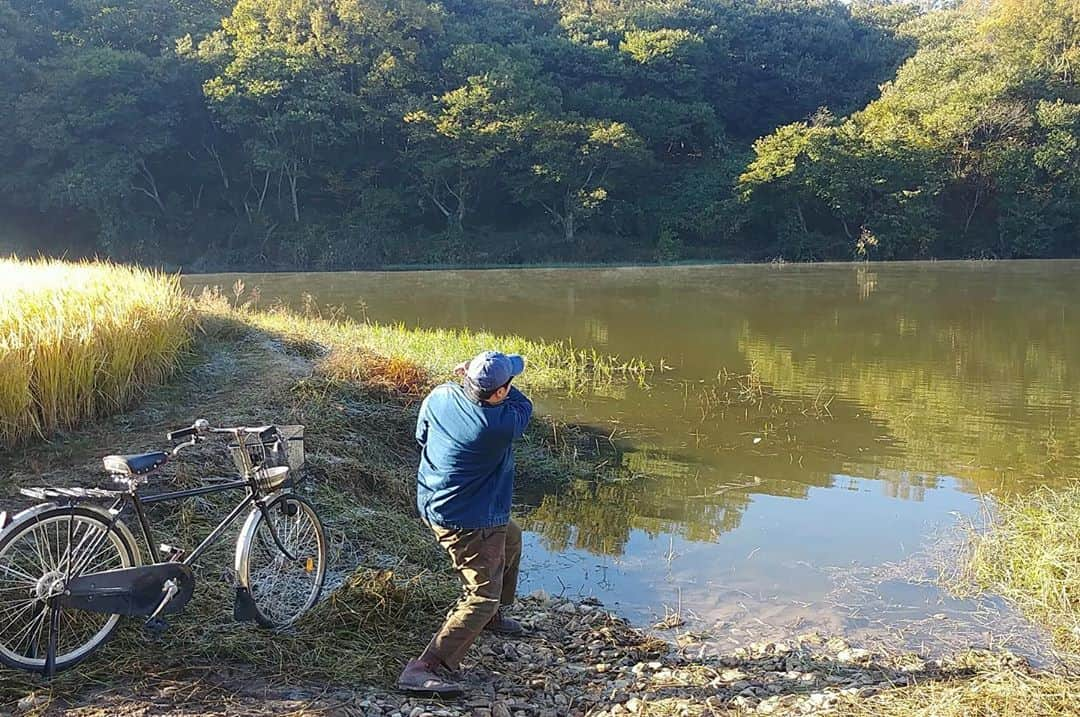 キム・デミョンさんのインスタグラム写真 - (キム・デミョンInstagram)「드디어 오늘~! 마스크 꼭 착용하시고  극장에서 만나요~  #돌멩이 #송윤아 #김의성 #전채은 #김대명 D-DAY🎬🚲」10月15日 13時37分 - daemyeung.kim